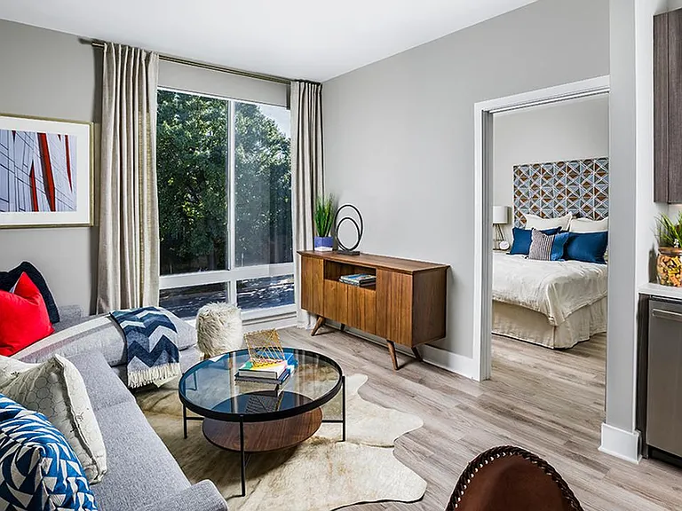 Modern on M — Photo 17