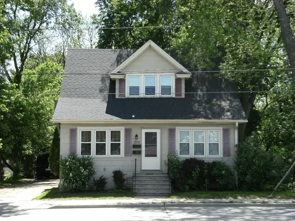1205 S Webster Ave, Green Bay, WI 54301