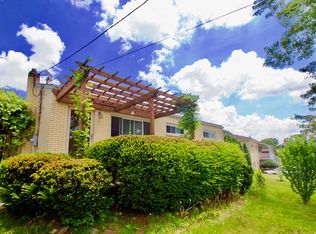 203 Garnet St, Aliquippa, PA 15001