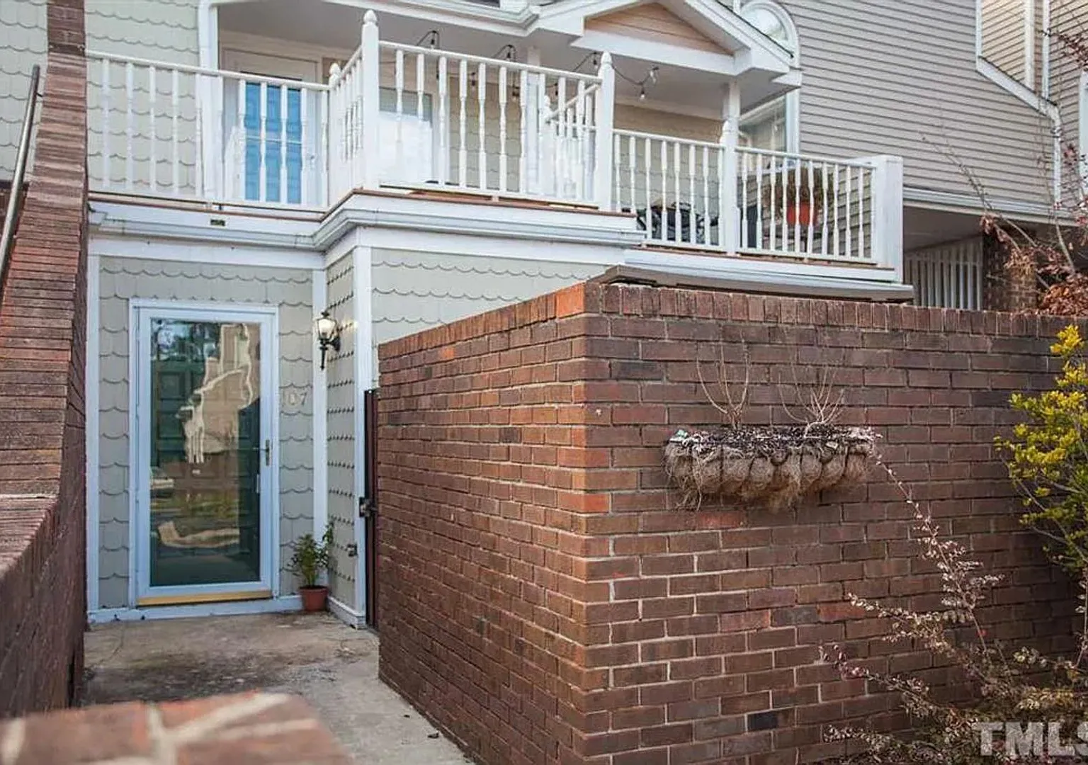 Charming 2BR Condo in Raleigh — Photo 2