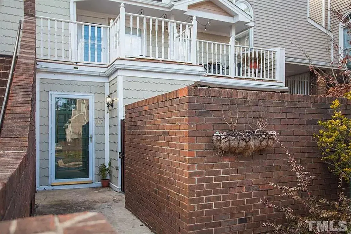 Building Photo - 7010 Sandy Forks Rd #107