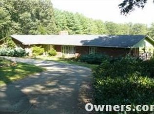 229 Parrish Ln, Franklin, NC 28734