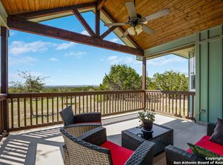 1964 Bear Springs Trl, Pipe Creek, TX 78063