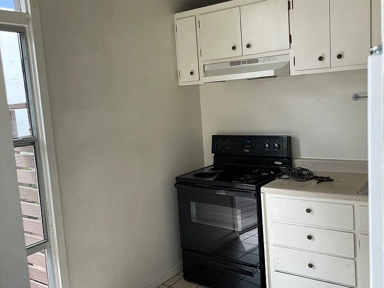 928 Adams St #4 — Photo 13