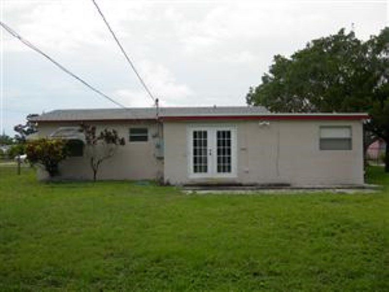 2nd image of 411 NE 25th Ave