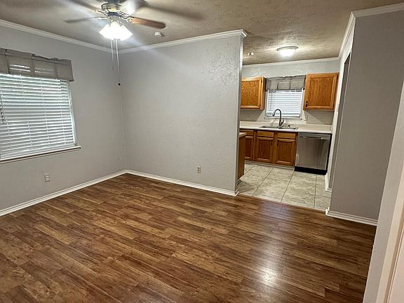 4th image of 3908 Villa Downs Dr