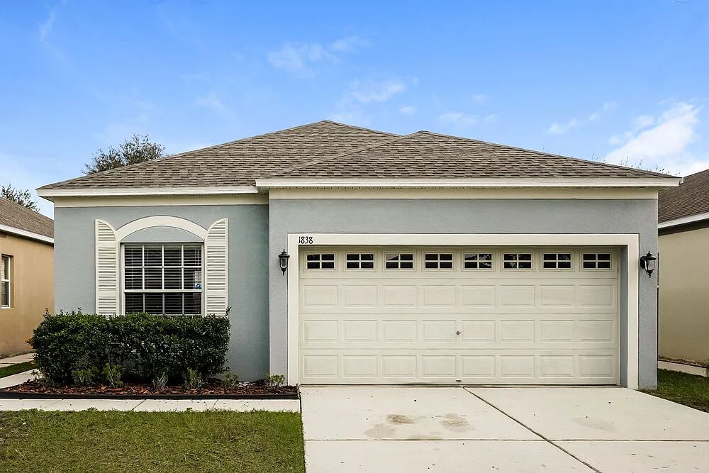 3 bed, 2.0 bath, 1508 sqft, $3,320 — Photo 1