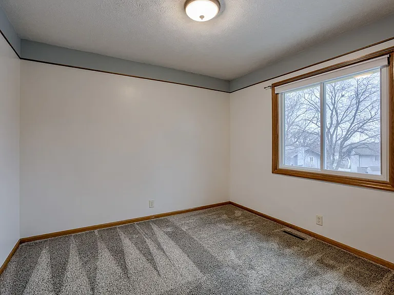 13906 Jennifer Rd — Photo 14