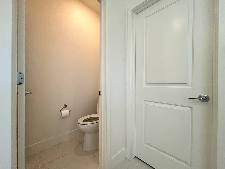 2051 Rosemary Dr — Photo 20