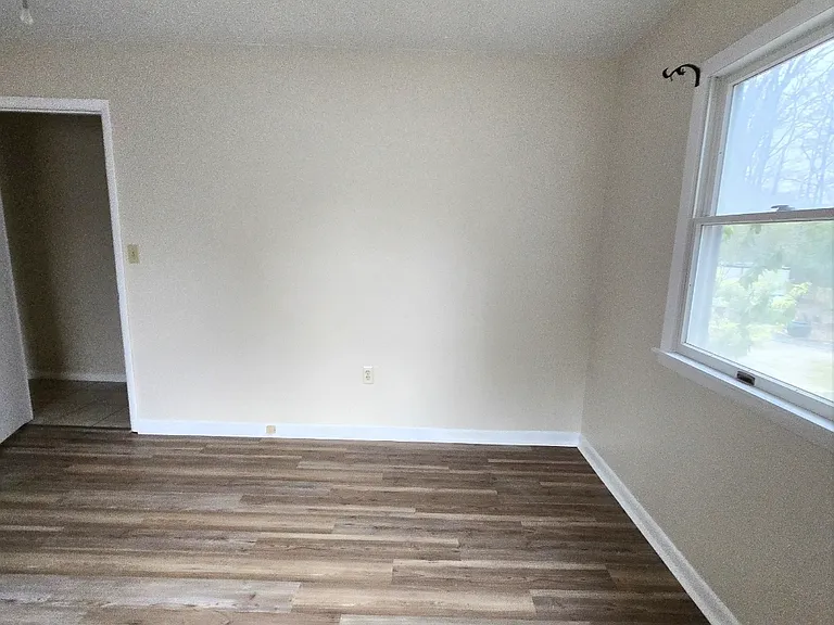 94 Nottingham Ln — Photo 16