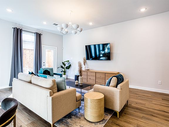 3rd image of 3432 Heritage Pl