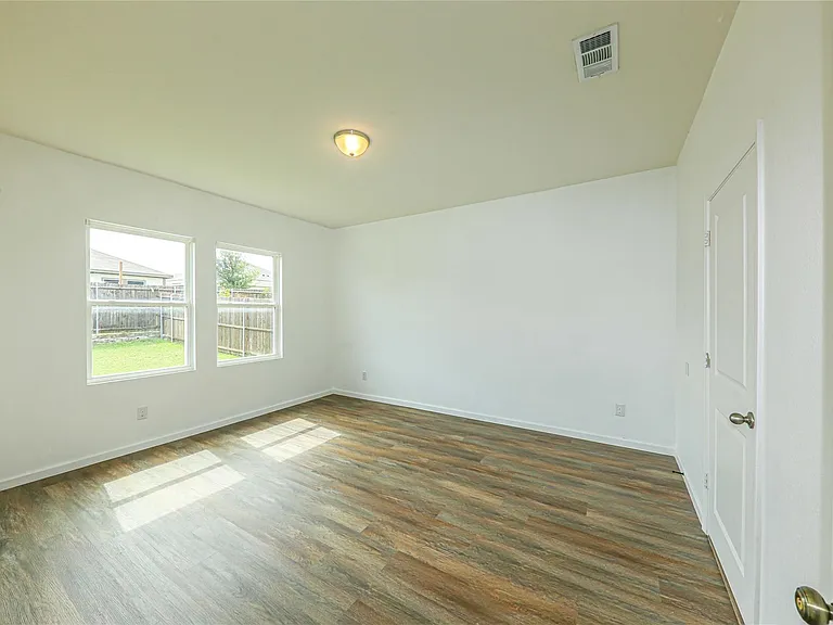 746 Wilshire Dr — Photo 5