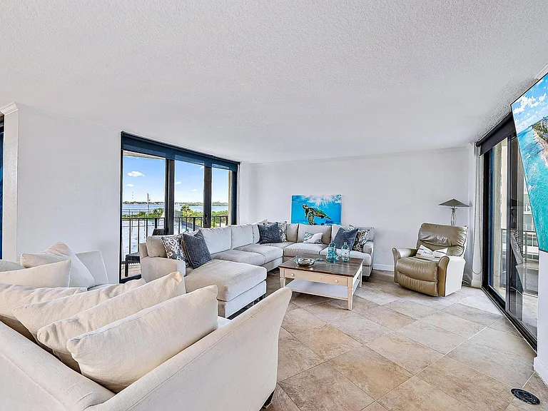 5420 N Ocean Dr #305 — Photo 6