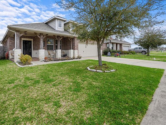 3rd image of 4811 Legends Bay Dr