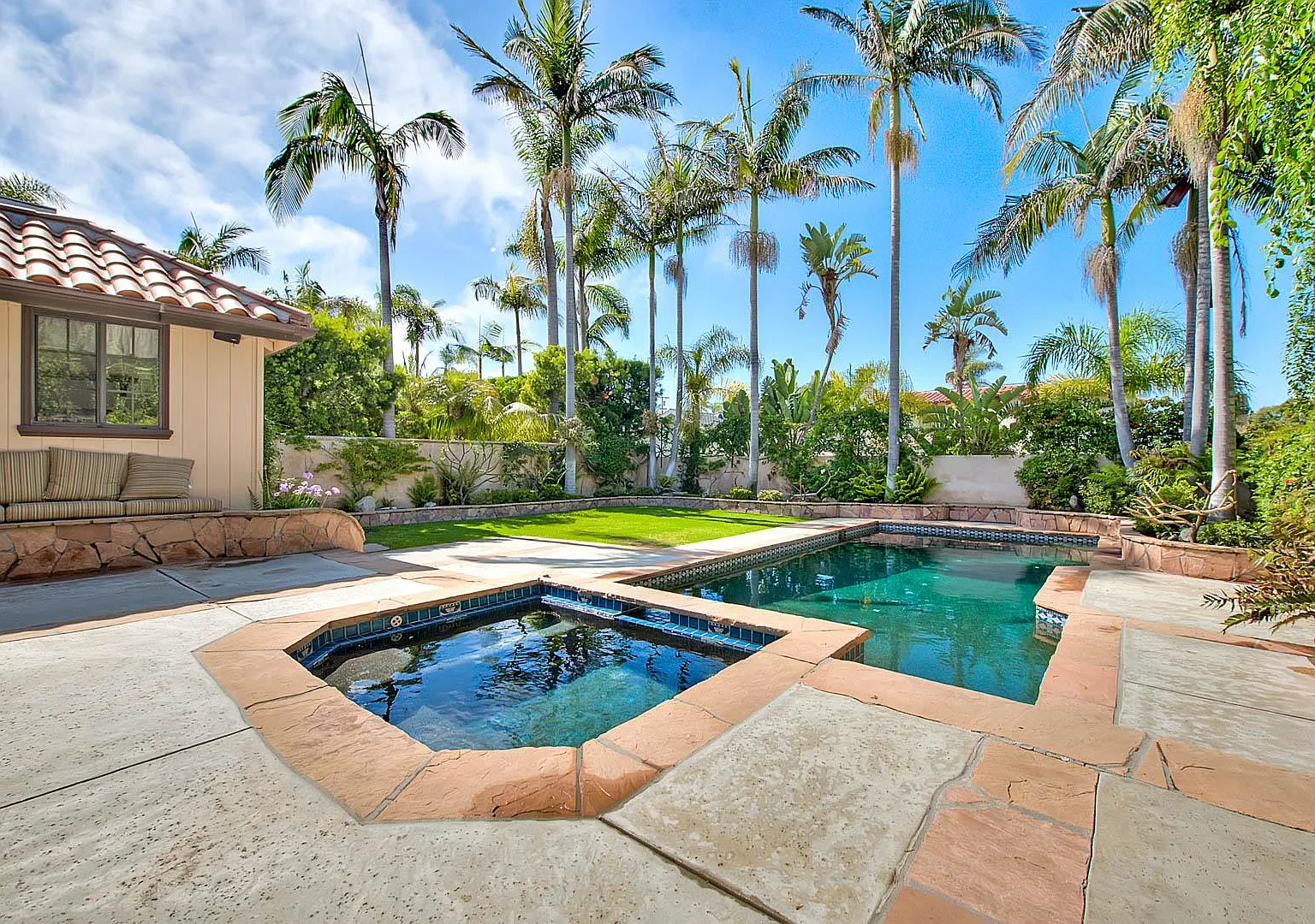 3 bed, 2.5 bath, 2400 sqft, $9,000 — Photo 3