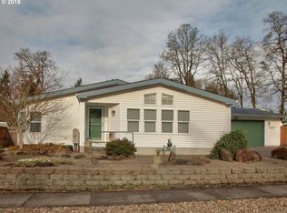 19325 Spring Valley Dr, Oregon City, OR 97045