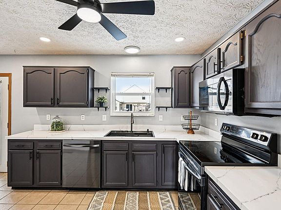 5th image of 1088 Amherst Blvd