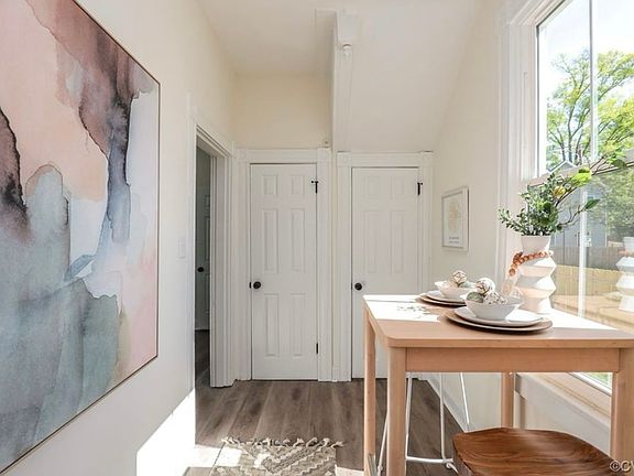 5th image of 727 E Gladstone Ave #1