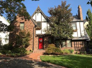 406 West St, Parkville, MO 64152