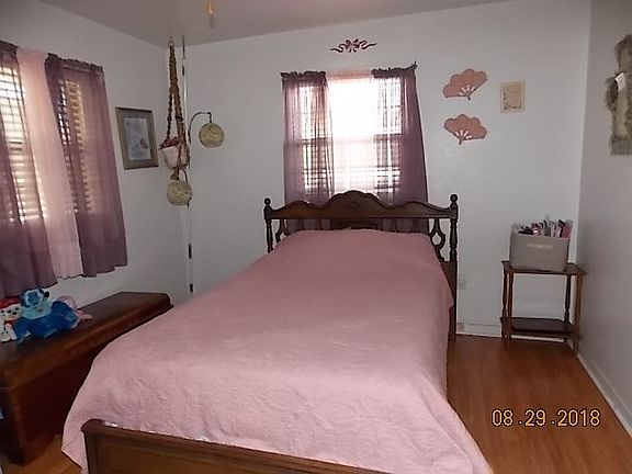 5th image of 1405 W 19th St