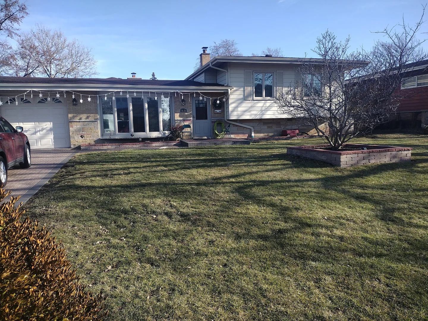 5639 N Manor Ln photo 1