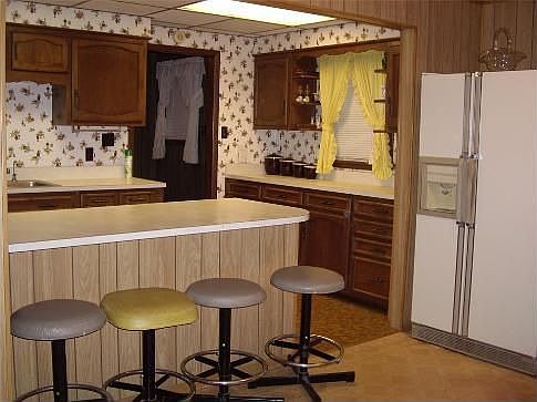 5th image of 2403 Yearwood Ave