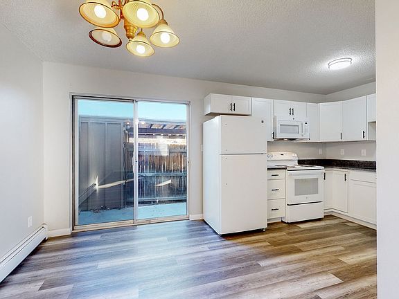 3rd image of 807 37th Ave #A3