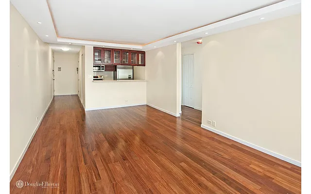 Rented by Douglas Elliman | media 22