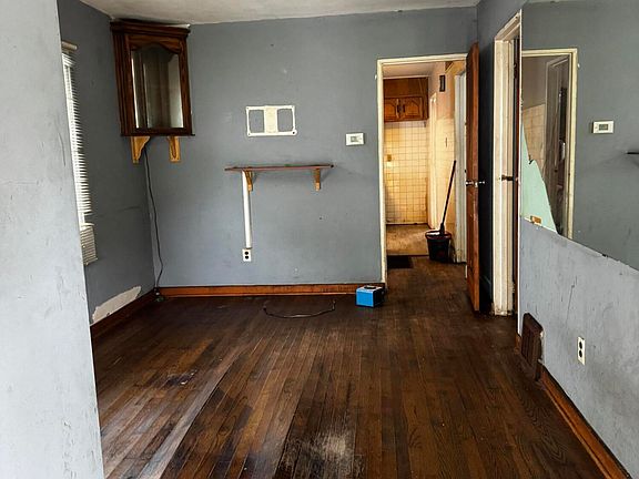 4th image of 2589 Jefferson St