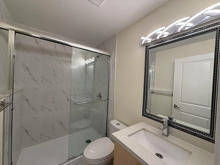 44XX Huxley Ave #BASEMENT — Photo 9