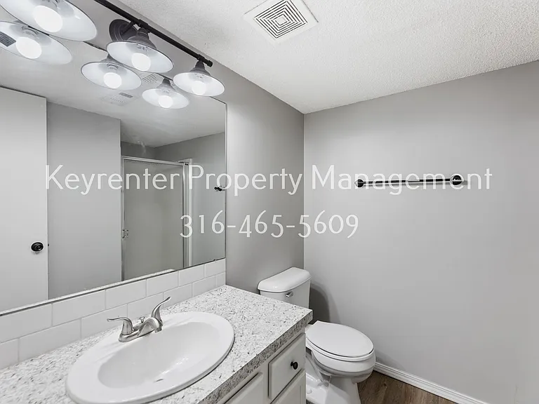 1610 E Summerwood St — Photo 11