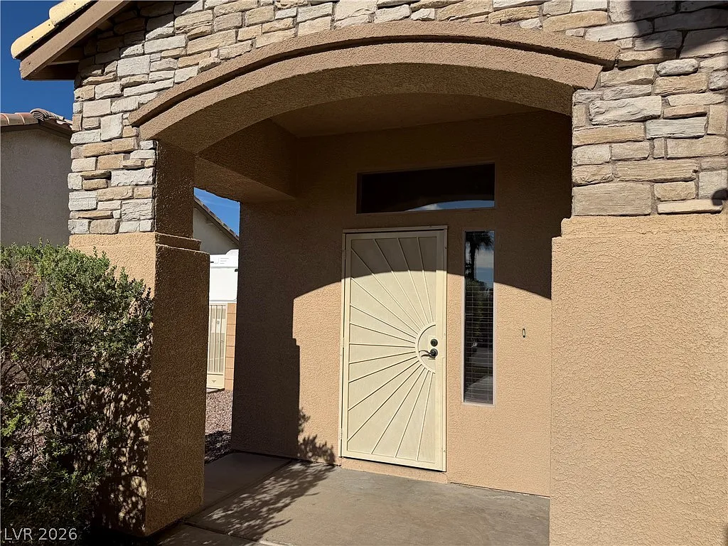 3 bed, 2.5 bath, 1885 sqft, $2,297 — Photo 3