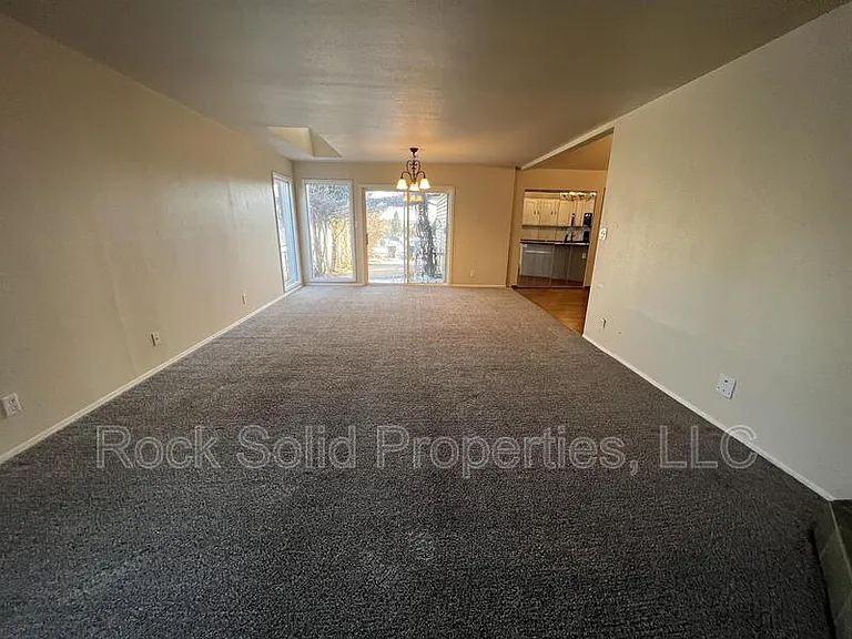 4520 Carmel Dr — Photo 12