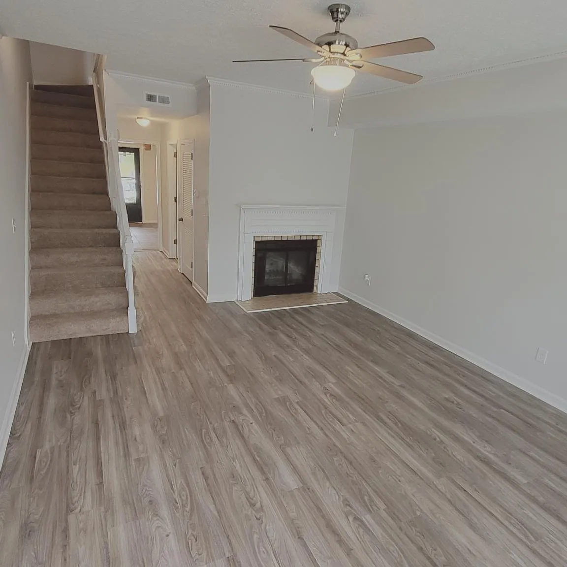2 bed, 1.5 bath, 1180 sqft, $1,700 — Photo 4