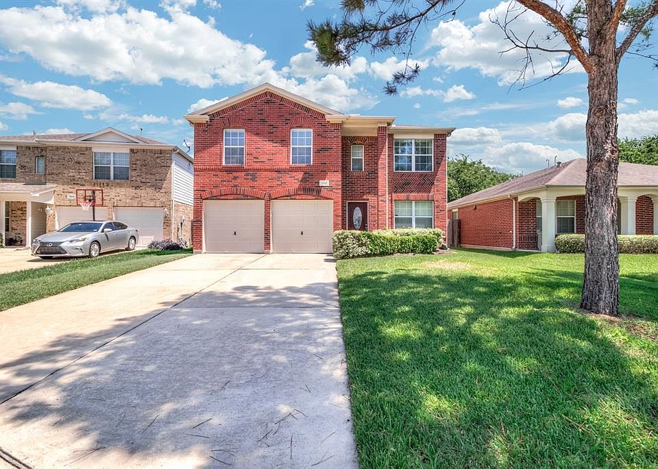 1st image of 17630 Hoover Gardens Dr