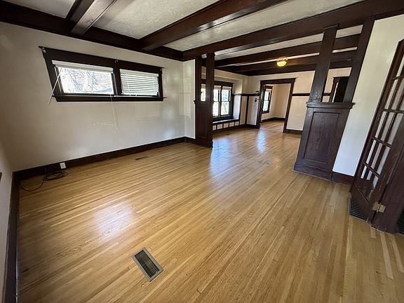 2nd image of 521 6th Ave N