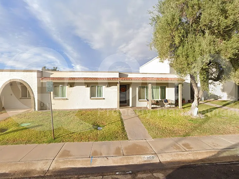 8208 E Keim Dr — Photo 1