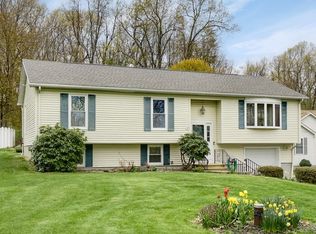 90 Lanesboro Rd, Worcester, MA 01606