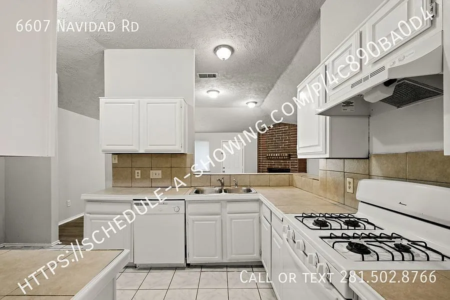 Building Photo - 6607 Navidad Rd