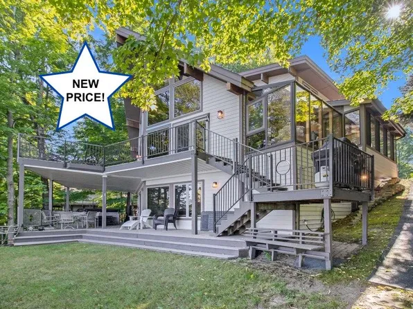 6218 N Loggers Ln, Ludington, MI 49431
