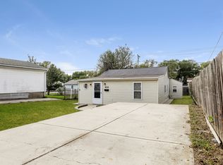 608 N Harrison Ave, Aurora, IL 60506