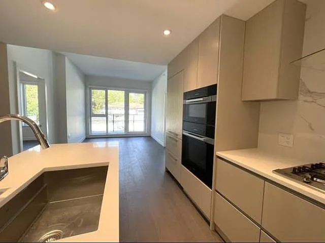 2 bed, 982 sqft, $3,450 — Photo 3