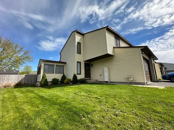 8326 Trevi Ln, Clay, NY 13041