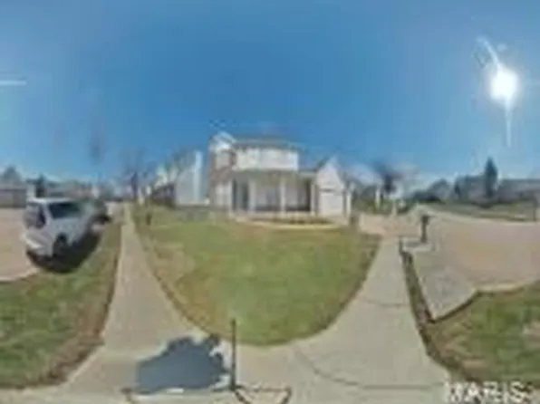1860 Chateau Du Mont Dr, Florissant, MO 63031