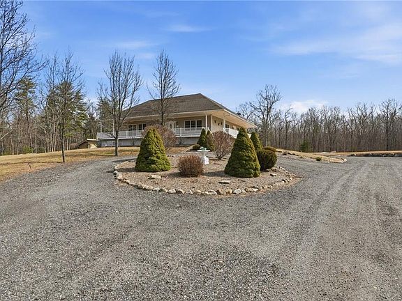 2nd image of 320 Franklin Rd