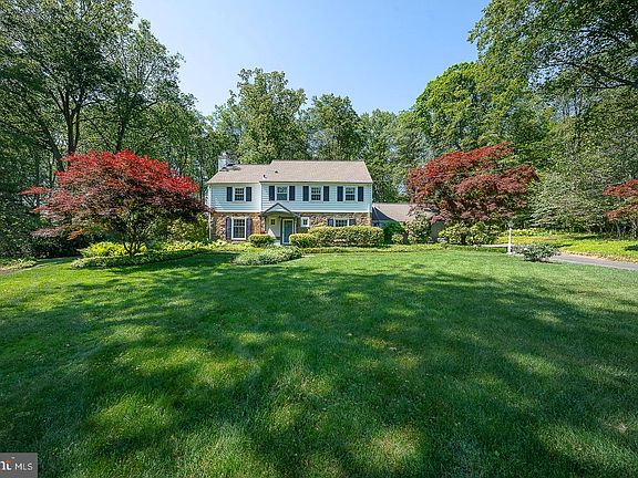 2nd image of 734 Woodcrest Rd
