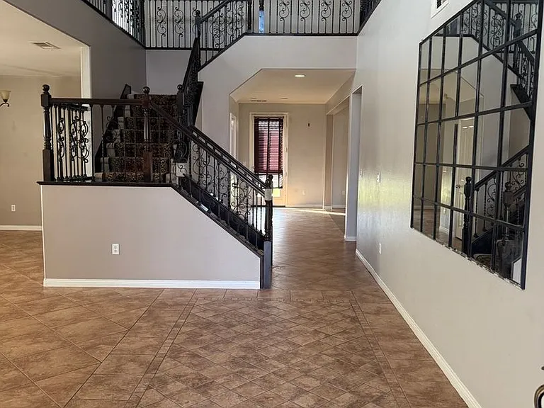 10317 Titanium St — Photo 3