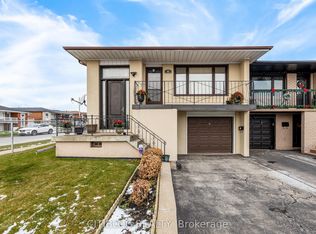 62 Paradelle Cres, Toronto, ON M3N1E4