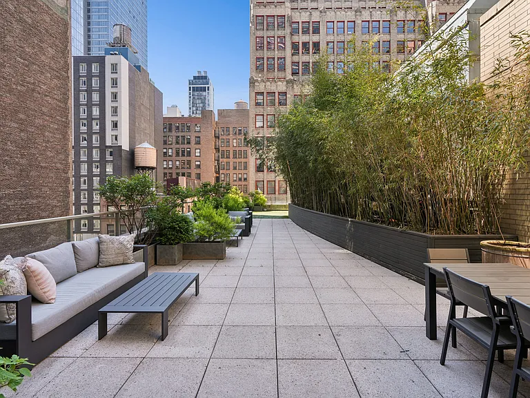 125 W 31st St #45C — Photo 17