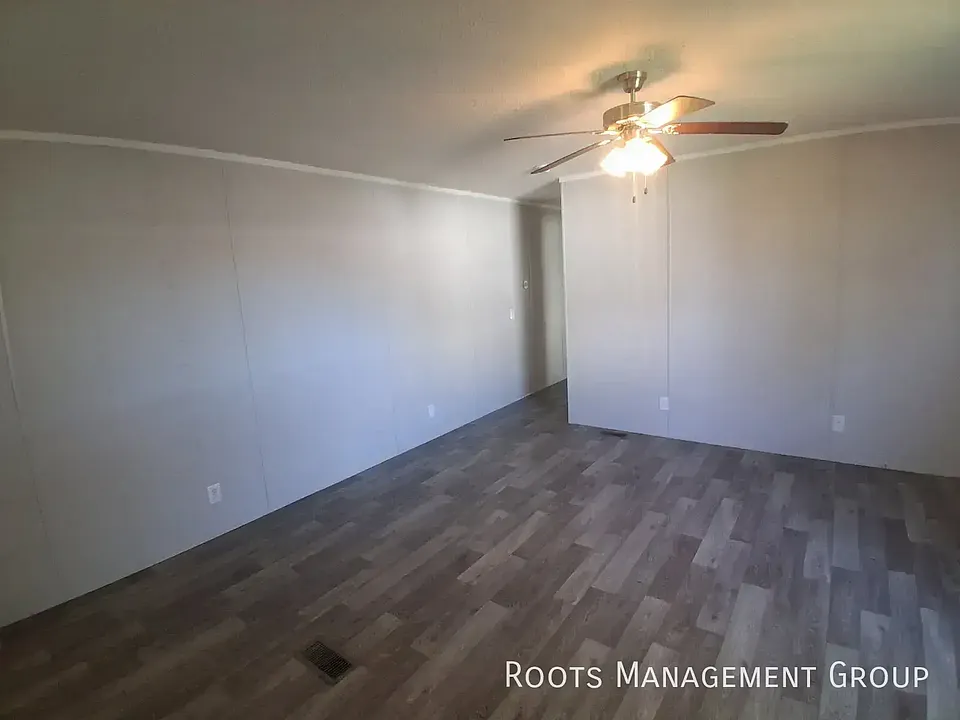 B6 Meadows Ct #B6